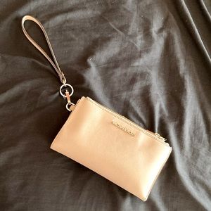 Michael kors wristlet wallet